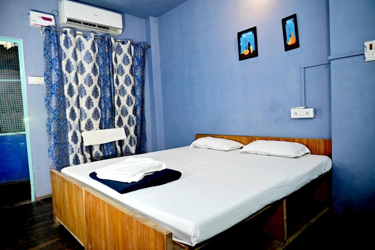 Banaras Rest House Varanasi Exterior foto